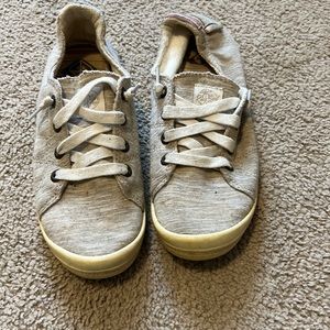 Roxy Tan Sneakers